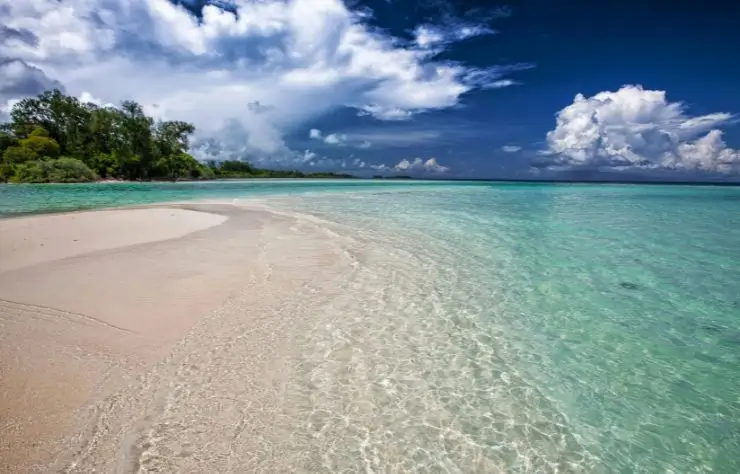 Islas Whitsunday vista de la playa con arena suave y blanca de Whitsunday Islands